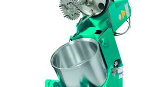 Intensivmischer von Eirich zur Herstellung von Granulaten bis hinunter zu 100 µm, hier Typ R05T mit einer Nutzfüllung bis 40 Liter (Bild: © Fotoatelier Bernhard; Eirich)