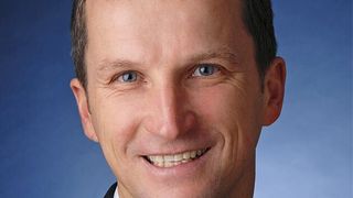 Dr. Martin Sautter, BMW, spricht auf dem Automobil Industrie Leichtbau-Gipfel 2013 zum Thema: Anforderungen aus dem Leichtbauansatz im BMW Project i. (Foto: BMW)