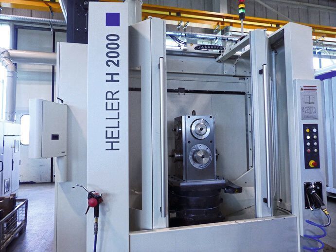 Das Bearbeitungszentrum H 2000 ist mit einem Standard-Palettenwechsler und einer HSK-A 63 Spindel ausgerüstet.  (Heller)