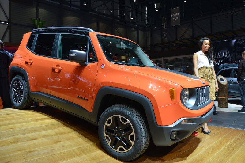 Weltpremiere für den Renegade, das neue Einstiegs-SUV von Jeep. Das Fahrzeug basiert auf der gleichen Plattform wie der Fiat 500 X. (Foto: Achter)