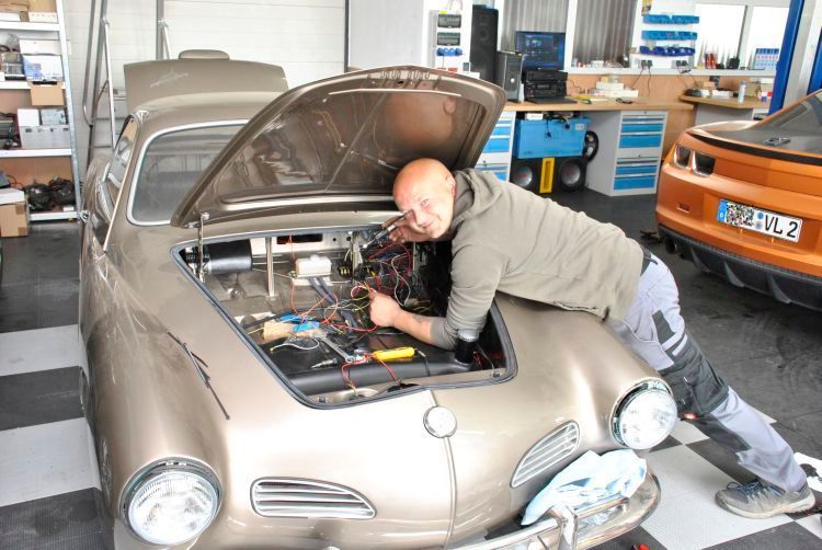Benötigt ihr Oldie Zuwendung in Sachen Elektrik und HiFi? Dann dürfte auf dem großen Durst-Gelände David Sehrer mit seinem Unternehmen „Design & Sound“ der richtige Ansprechpartner sein. (Dominsky)