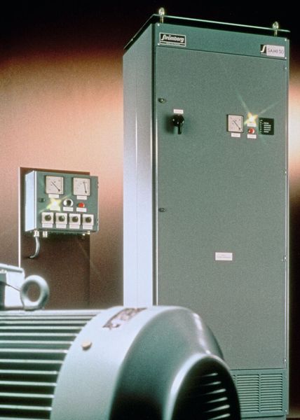 Der entscheidende Meilenstein bei der Entwicklung des Niederspannungs-Frequenzumrichters wurde im Jahr 1975 gelegt, als der SAMI A (Strömberg Asynchron Motor Inverter Drive) in Betrieb ging. (Bild: ABB)