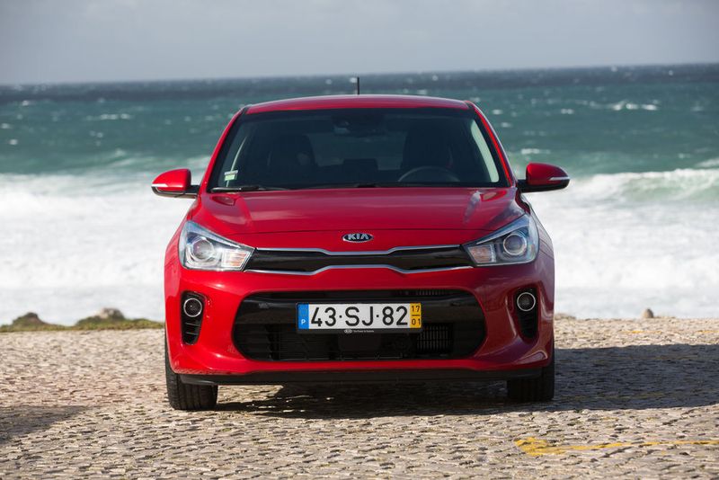 Dank Tigernasen-Grill ist der Rio sofort als Kia zu erkennen. (Kia)