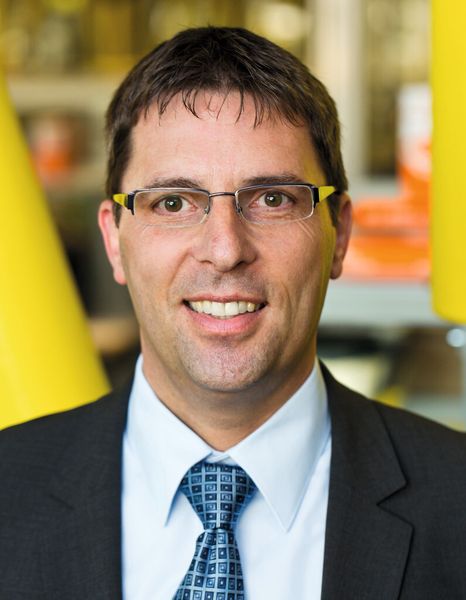 Markus Semsroth: „Zurzeit ist der Anteil noch der Xiros-Polymerkugellager relativ gering, allerdings gehören Kugellager zu den am stärksten wachsenden Bereichen bei Igus.“ (Bild: post@markusheck.de/Igus)