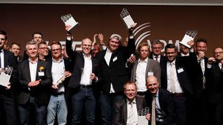 Alle Gewinner des IFOY Award auf der Preisverleihung am Montagabend: Jungheinrich, Still, Witron, Wegard und Liebherr. Die Jury sprach von der bislang engsten und härtesten Entscheidung in der IFOY-Geschichte. (IFOY)