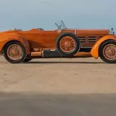 Alles andere als eine Seifenkiste! Über 100 Jahre alt ist dieser formschöne Oldimer des Typs Hispano-Suiza H6C Nieuport-Astra Torpedo. Seine Karosserie besteht zwar aus Holz, macht ihn aber ziemlich leicht. Nun brillierte einer davon nach X Jahrzehnten auf dem „Olymp“ der Oldtimer Shows ... (Bild: NBC)