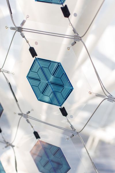 Auch die Kabel für den Einsatz der Module wurden nach den kundenspezifischen Anforderungen entwickelt und sind nur 2 mm breit. (Bild: Florian Lein - Photography)