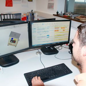 Die CAD-Konstruktion der Kantenfräsmaschinen wird mit dem integrierten PDM-System verwaltet.
