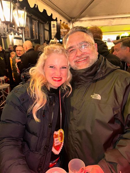 Manuela Lazar (ALSO) und Jörg Kartschewski (Samsung) feiern heute ohne Wojtek. (Bild: Vogel IT-Medien )