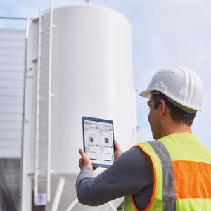 Bei Bedarf ist der Bestand auch für Endkunden auf Baustellen oder in der Landwirtschaft einsehbar.(Bild:  Endress+Hauser)