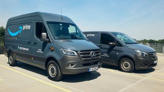 Mit rund 5.000 elektrischen Lieferfahrzeugen für Amazon hat Mercedes-Benz seinen bisher größten Einzelauftrag für E-Vans erhalten. (Bild: Amazon)