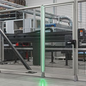 Bei der Betriebsart „Markierlicht“ leuchtet der LED-Streifen in einer Farbe und signalisiert damit einen Prozesszustand. Die Farbe kann individuell angepasst werden.(Bild:  Item)