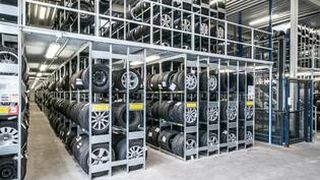 2542-reifenlagerung-reifenregale-raederregale (https://www.hacobau.de/news/2024/1459-auto-gotzlar-aus-seefeld-oberalting-kauft-reifenregale-bei-hacobau.htm)