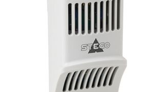 Der Smart Sensor CSS 014 vereint drei Funktionen in einem kompakten Gerät: Er ist Sensor, Schnittstelle und Transmitter in einem. Mit hoher Empfindlichkeit misst er Umgebungstemperaturen von -40 bis +60 °C und gleichzeitig die relative Luftfeuchte von 0 bis 100% rF.  (Stego)