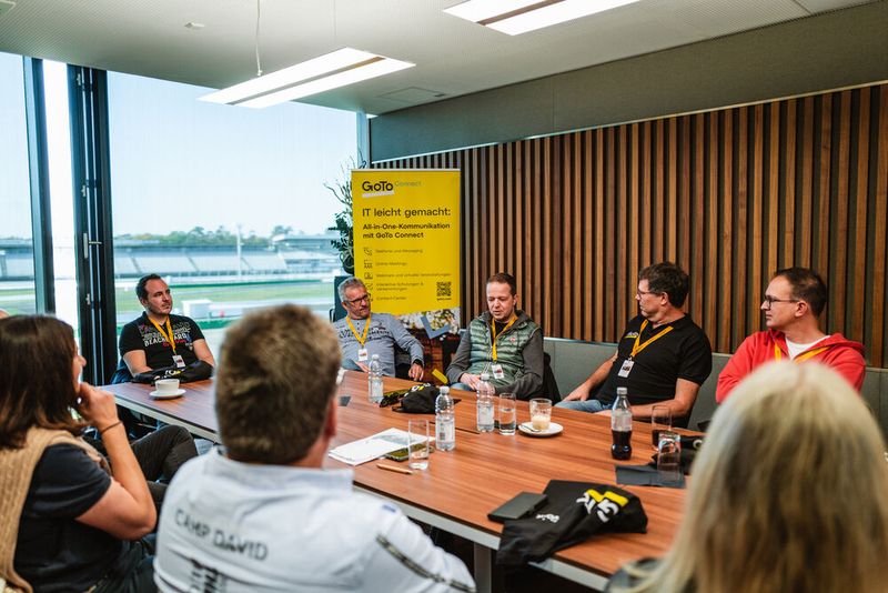 Das Treffen mit den potenziellen Partnern ließ Raum für einen intensiven Austausch: (v. l.) Markus Mösle (U. Mösle Kommunikations- u. Schaltungstechnik), Sven H. Beckers (Harveycom.it), Alexander Sepke (Komota Solutions), Wolfgang Troidl (GoTo), Bernd Wege (InfoTech by DCS - Bernd C. Wege) (Bild: GoTo Technologies Germany)