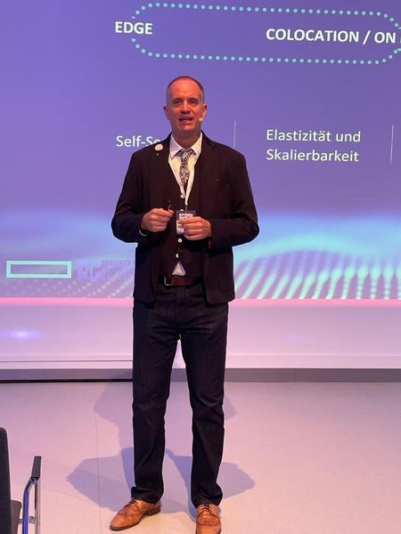 Martin Herrmann von HPE mit seiner FOCUS ON „Datenhoheit und Kostenkontrolle – Cloud Dienste aus dem eigenen Rechenzentrum“ (Vogel IT-Medien GmbH)