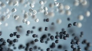 Granulado de policarbonato de la marca Makrolon (imagen ilustrativa) (Bild: Covestro)