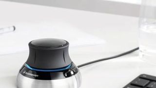 Das „Intelligent 3D Navigation“-Feature von 3Dconnexion macht manuelles Setzen des Rotationspunktes in Creo überflüssig und vereinfacht die Navigation.
 (3D-Connexion)