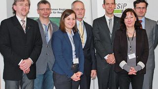 Die Mitglieder des Kernteams des Innovationsforums Esipinno zeigten Ende Januar die Motivation und Ergebnisse der Workshops auf. Die erarbeiteten Lösungsansätze zu  Energiespeicherkonzepten für die industrielle Produktion werden in vier Verbundprojekten fortgeführt. (Bild: Nuissl)