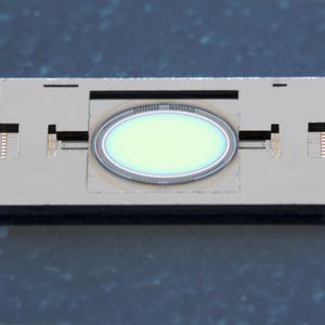 Die Mikrospiegel des IPMS sind 6 mal 8 mm groß und bieten mehr Fläche als herkömmliche Modelle. Damit lassen sich auch Laserstrahlen mit großem Durchmesser führen.