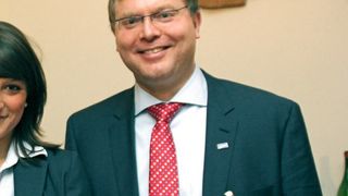 Prof. Dr. Ronald Bogaschewsky (Mitglied des wissenschaftlichen Beirats des BME-Bundesvorstands), Melissa Skender (FH Münster) und BME Hauptgeschäftsführer Dr. Christoph Feldmann. (Bild: Ursel/BME)