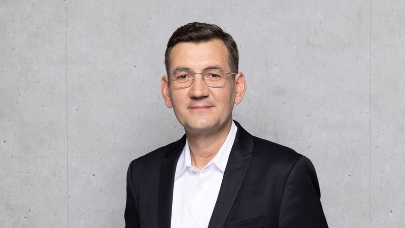 Der Volkswagen-Personalvorstand Gunnar Kilian tritt ab.(Bild:  Volkswagen)