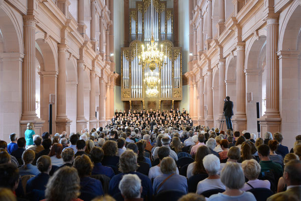 Gut besucht war die Würzburger Neubaukirche bei der Verleihung des 3. Forschungsförderpreises der Vogel Stiftung ... (Untch / Vogel Business Media)