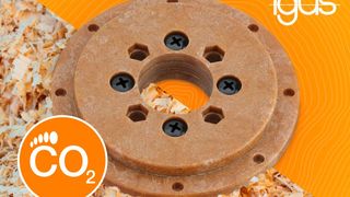 Was hier wirkt, wie aus leckerem Karamell, ist ein nachhaltiges Drehkranzlager von Igus. Es besteht nämlich aus dem Kunststoff Iglidur und WPC (Wood-Plastic-Composite). Wofür das klimafreundliche Lagersystem gut ist und was es kann, erfahren Sie in diesem Beitrag ... (Bild: Igus)