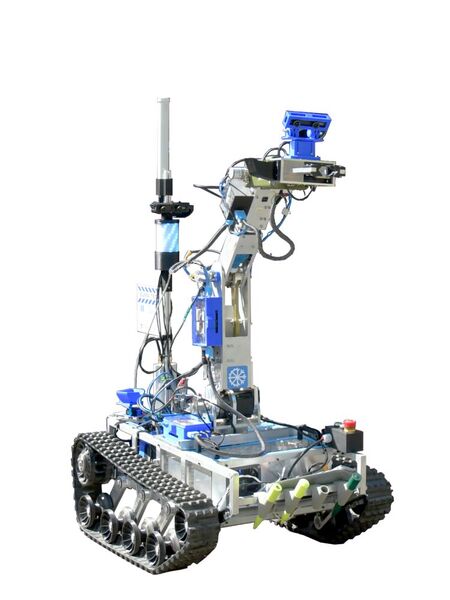 Die Mannschaft stellte sich mit ihrem Mars-Roboter bei verschiedenen Aufgaben der Konkurrenz aus aller Welt als einzige mit einem Kettenfahrwerk. (Bild: FRoST.com)