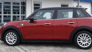 Der Mini Cooper Diesel eignet sich sowohl für den Alltag, als auch die sportliche Wochenendtour. Vorsicht: Suchtgefahr. (Foto: Thomas Günnel)