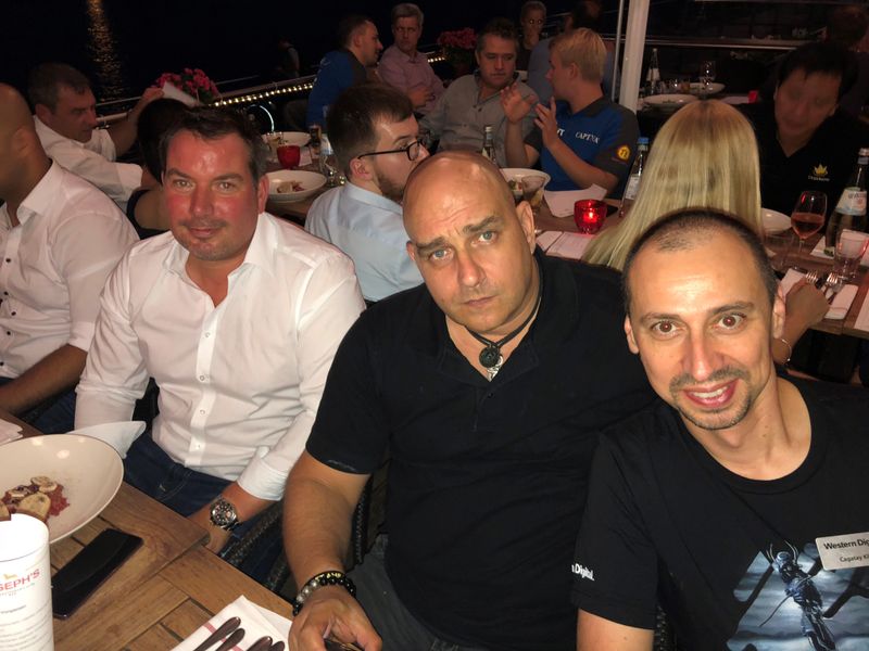 (l.) Oliver Kau, S&K, mit Kai Frieben und Cagatay Kilic, Western Digital. (Bild: IT-BUSINESS)