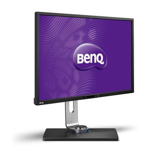 Der Benq BL3201PT ist vielseitig verstellbar. Das Display kann in der Höhe verstellt und horizontal geschwenkt werden ...