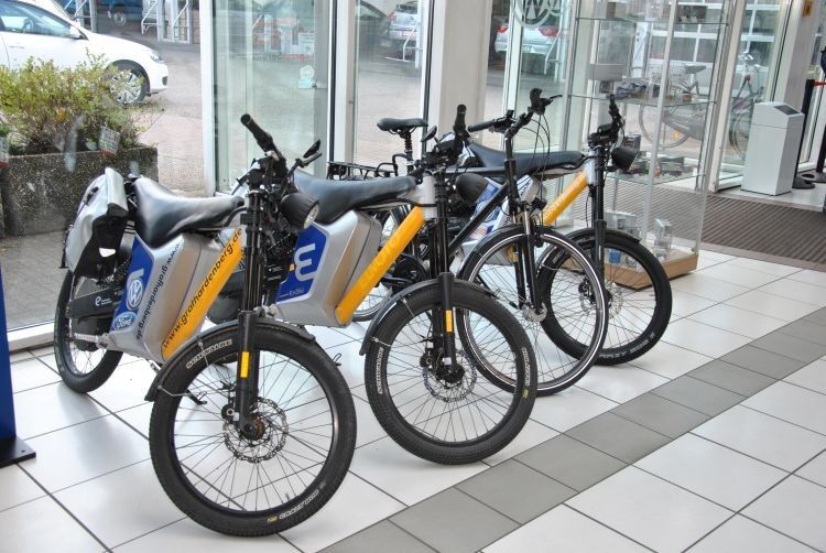 Neben Pedelecs stehen für die zeitgemäße Kundenmobilität auch richtige E-Bikes zur Verfügung. (Dominsky)