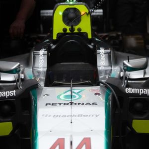 Ventilatoren von EBM-Papst kühlen den neuen F1 W06 Hybrid-Rennwagen von Mercedes AMG Petronas.