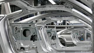 Eine Berylls-Studie gibt Einblicke in die Zukunft des automobilen Leichtbaus. Demnach wächst der weltweite Markt für Karosserieleichtbau bis zum Jahr 2025 mit durchschnittlich 15 Prozent im Jahr und verfünffacht sich auf knapp 100 Milliarden Euro. (Foto: Audi)