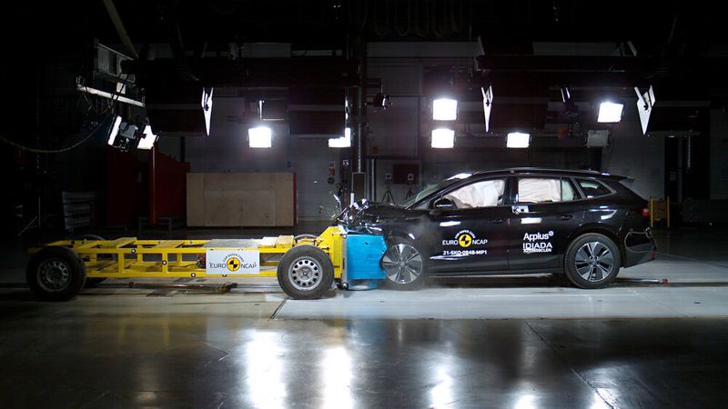 Der Skoda Enyaq erreichte im Euro-NCAP-Crashtest 94 Prozent beim Insassenschutz (Erwachsene), 89 Prozent beim Schutz mitfahrender Kinder, 71 Prozent beim Fußgängerschutz  und 82 Prozent bei der Sicherheitsausstattung. (Euro NCAP)