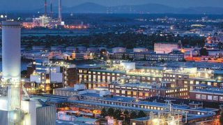 Eine Modernisierung des elektrischen Netzes am Standort Ludwigshafen unter Einbeziehung des digitalen und CO2-optimierten Produktportfolios von Siemens Energy soll geprüft werden. (BASF)