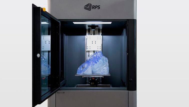 Der 3D-Drucker Neo 800 von RPS soll die Herstellung von groβen Bauteilen mit hervorragender Oberflächenqualität und Genauigkeit ermöglichen.
