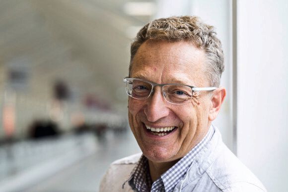 Andreas Weigend ist promovierter Physiker und lehrt heute an der Stanford University und an der University of California, Berkeley. Er erforscht die Veränderungen durch die Social-Data-Revolution und wie sich diese auf Einkaufs- und Lifestyle-Entscheidungen von Verbrauchern auswirkt. Weigend berät zudem Unternehmen. Als Chief Scientist von Amazon half er bei der Erstellung einer Datenstrategie. (Markus Kirchgessner)