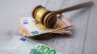 Amazon droht wegen Verstößen gegen die europäische Datenschutzgrundverordnung ein Bußgeld in Höhe von 746 Millionen Euro. (Bild: Daniel - stock.adobe.com)