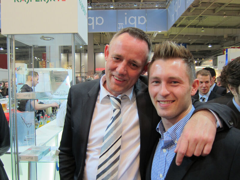 (v. l.) Bernd Tillmann mit Dimitri Schewtschenko, TAROX (Bild: IT-BUSINESS)
