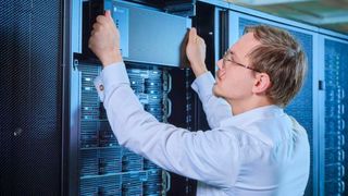 Der photonische Prozessor von Q.ANT führt mathematische Operationen direkt mit Licht aus – und verspricht mehr Effizienz für Cloud- und KI-Rechenzentren. (Bild: Q.ANT GmbH)