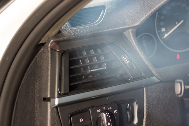 Der mikrofeine Nebel kondensiert nicht in der Luft und soll alle Winkel der Lüftung erreichen. (Foto:  MMT GmbH)