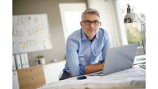 Digitale Alternative: der Kontakt zum Kunden muss momentan häufig über Webkonferenzen stattfinden. (©goodluz - stock.adobe.com)