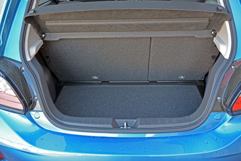 235 Liter Volumen bietet der Kofferraum. Das reicht, um zwei Kisten Wasser unterzubringen.  (Bild: Bürger/»kfz-betrieb«)
