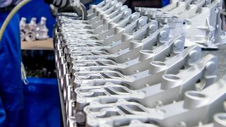 Blick in die Fertigung des Zulieferers Pressmetall am Standort Hoym. (Hoym Pressmetall Werk)