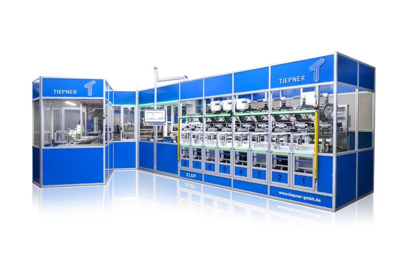 Tiepner develops and designs systems for the production of credit and ID cards in the ID-1 format. Stöber supplies drive controllers, servo motors, and various gearboxes for these systems.(Source:  Stöber Drive Technology)