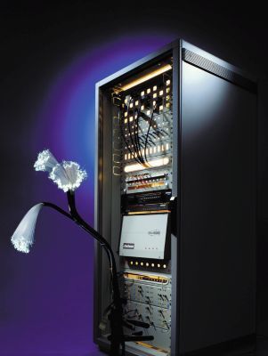 IT-Welt: 1989 startet Rittal mit dem ersten Schrank für Netzwerktechnik.  (Rittal)