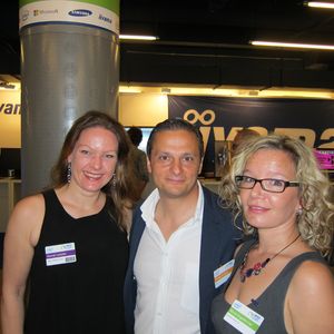 (v. l.) Hannah Lamotte, IT-BUSINESS, mit Pellegrino Spina, avago, und Nicole Engelskircher, bluechip(Bild: IT-BUSINESS)