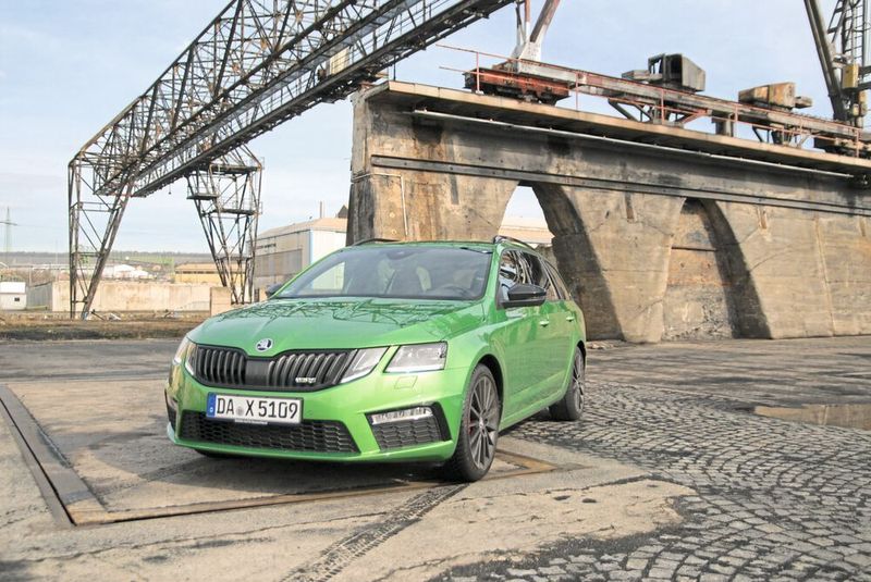 Platz 6: Der neue Octavia konnte um fast zehn Prozent zulegen auf über 125.000 Einheiten. (Sven Prawitz/»Automobil Industrie«)